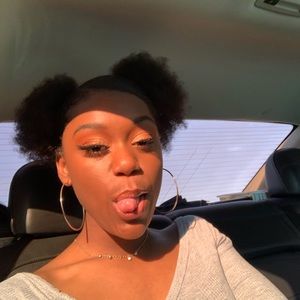 Meet your Posher, Lauryn